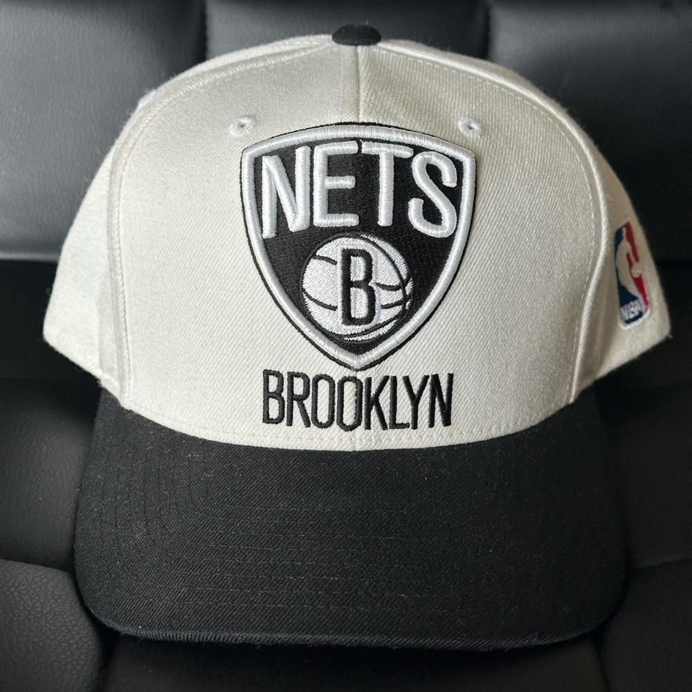 Brooklyn Nets SnapBack Mitchell and Ness